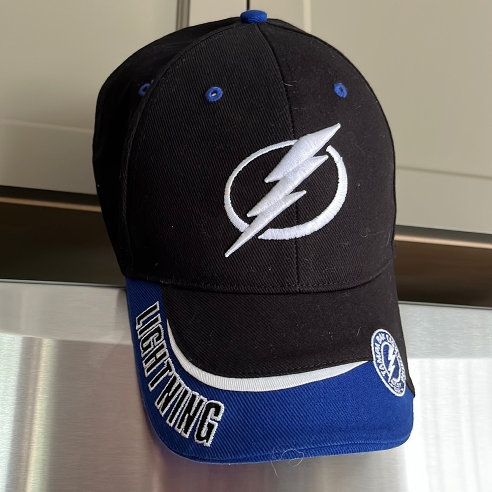🚀 New condition Tampa Bay Lightning ball cap Fan Favourite Hockey Club hat